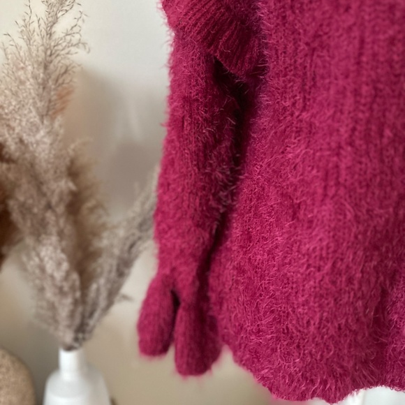 Very soft magenta sweater - Picture 3 of 3